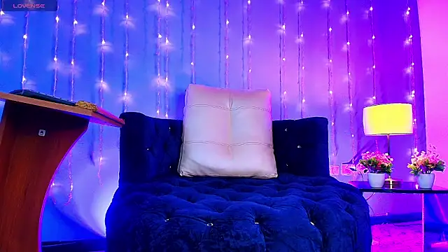 Snapshot of LOGAN_ADAMS27 chatting on April 2026 12:23:01 PM LOGAN ADAMS27 online show from April 2026 12:23:01 PM