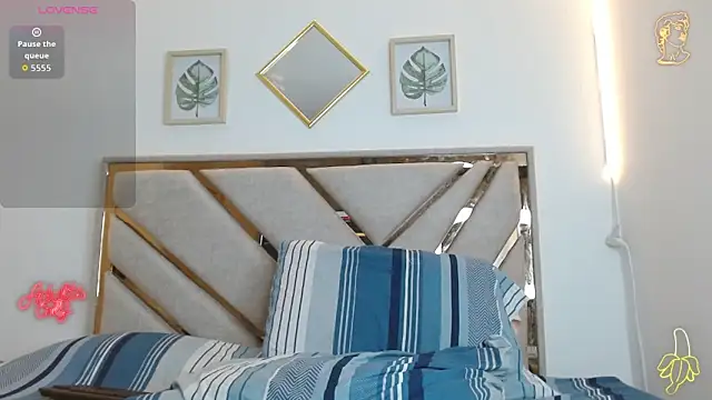 oliver   saint online show from April 2026 12:37:02 AM