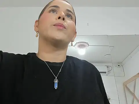 Snapshot of Nikol_Lopez_ chatting on February 2026 03:29:02 AM Nikol Lopez online show from February 2026 03:29:02 AM