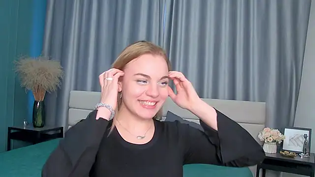 Glow Margo online show from March 2026 01:00:01 AM