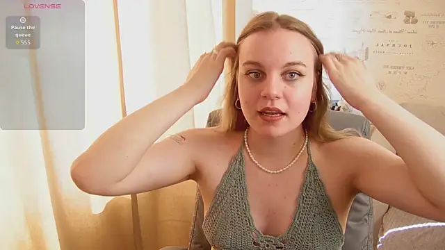Snapshot of Glow_Margo chatting on July 2026 03:21:02 AM Glow Margo online show from July 2026 03:21:02 AM