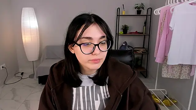 Snapshot of Bell_Menis chatting on March 2026 11:46:02 AM Bell Menis online show from March 2026 11:46:02 AM