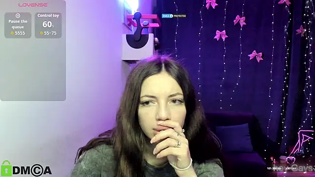 Snapshot of AlisMoonly chatting on February 2026 07:51:01 AM AlisMoonly online show from February 2026 07:51:01 AM