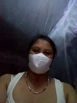 Snapshot of Heylen_hooo chatting on April 2026 01:58:02 PM Heylen hooo online show from April 2026 01:58:02 PM