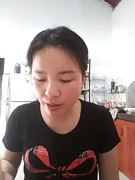 Ivy Trix2 online show from March 2026 05:09:02 AM