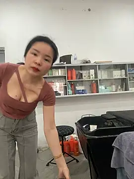 Ivy Trix2 online show from April 2026 02:48:01 AM