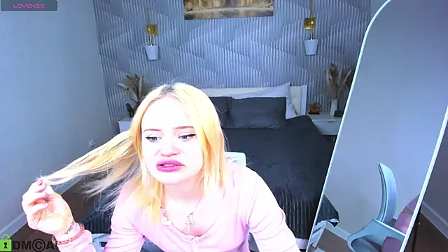 Tessa Ashe online show from April 2026 09:43:02 AM