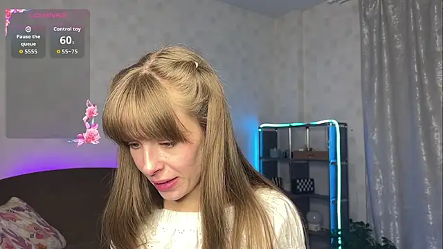 Snapshot of RosaMoore chatting on April 2026 02:14:02 PM RosaMoore online show from April 2026 02:14:02 PM