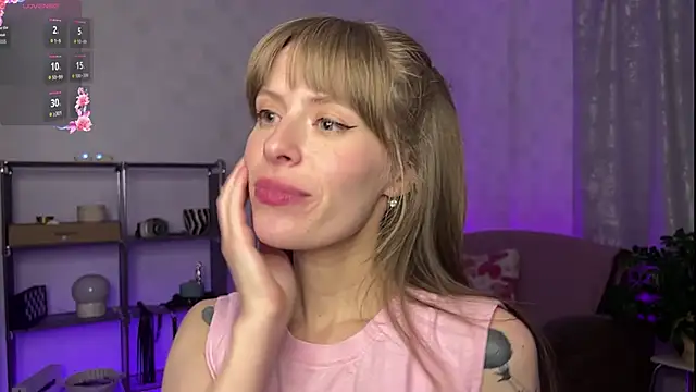 Snapshot of RosaMoore chatting on April 2026 07:58:01 PM RosaMoore online show from April 2026 07:58:01 PM