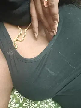 hotbabyyC online show from February 2026 07:34:02 PM