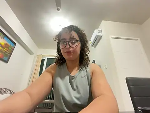 Snapshot of yassiestar chatting on March 2026 03:05:02 PM yassiestar online show from March 2026 03:05:02 PM