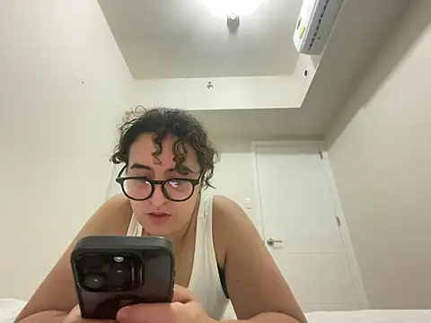 Snapshot of yassiestar chatting on March 2026 06:35:02 PM yassiestar online show from March 2026 06:35:02 PM