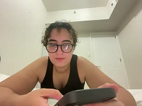 Snapshot of yassiestar chatting on March 2026 05:14:01 PM yassiestar online show from March 2026 05:14:01 PM