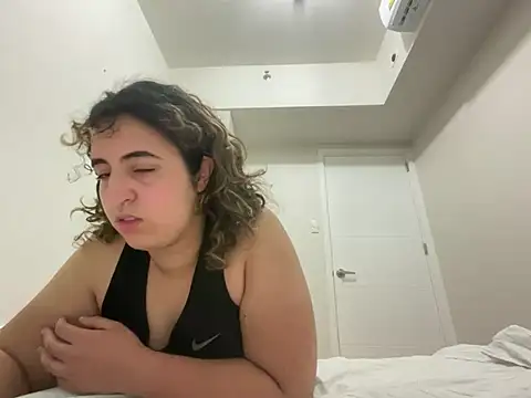 Snapshot of yassiestar chatting on April 2026 07:55:01 PM yassiestar online show from April 2026 07:55:01 PM