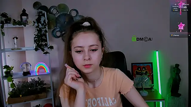 cassandra nik online show from April 2026 07:19:01 AM