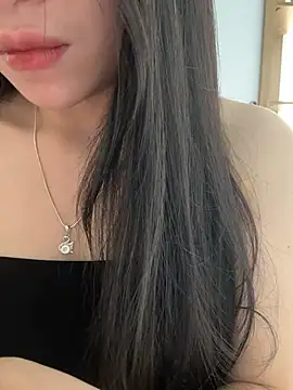 Snapshot of Tinn_tin chatting on May 2026 06:32:02 AM Tinn tin online show from May 2026 06:32:02 AM