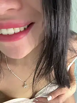 Snapshot of Tinn_tin chatting on May 2026 06:09:01 PM Tinn tin online show from May 2026 06:09:01 PM