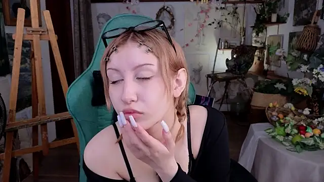 EffieMeowley online show from March 2026 04:51:01 AM