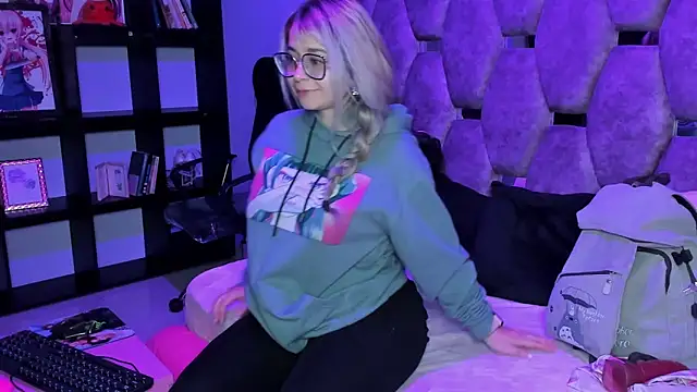 Maky Coss online show from March 2026 01:17:01 PM