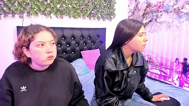 valeria and zoe online show from June 2026 02:19:02 PM