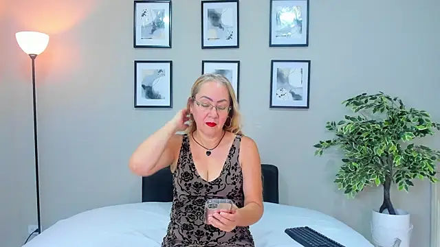Victoria Firee online show from May 2026 07:29:01 PM