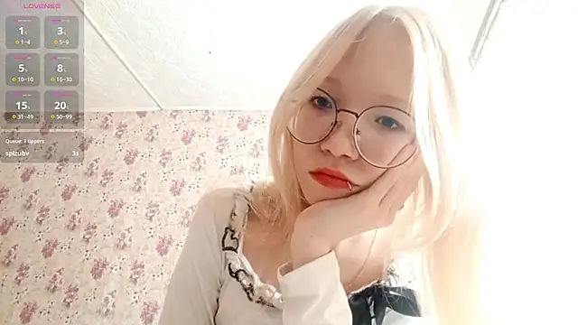 Snapshot of SoniqBliss chatting on February 2026 07:31:01 AM SoniqBliss online show from February 2026 07:31:01 AM