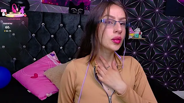 Snapshot of Miis_Beella chatting on June 2026 01:00:02 PM Miis Beella online show from June 2026 01:00:02 PM