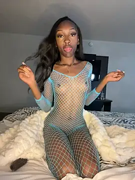 Snapshot of Loopsies chatting on April 2026 09:15:02 PM Loopsies online show from April 2026 09:15:02 PM