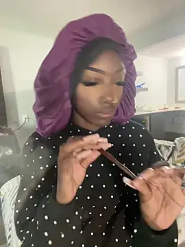 Snapshot of Loopsies chatting on April 2026 03:44:01 PM Loopsies online show from April 2026 03:44:01 PM