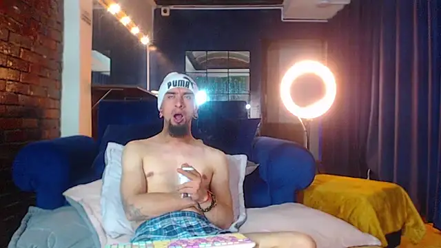 Snapshot of Rommen_N_Zoe chatting on April 2026 02:23:01 AM Rommen N Zoe online show from April 2026 02:23:01 AM