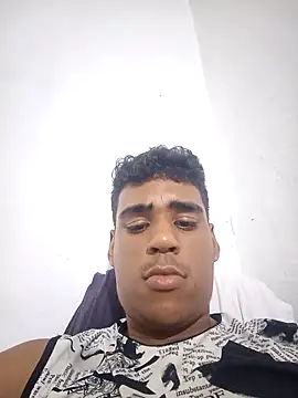 Snapshot of luis230436 chatting on April 2026 04:15:01 AM luis230436 online show from April 2026 04:15:01 AM