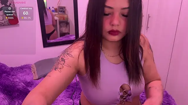 Snapshot of tokio-co chatting on April 2026 11:37:02 PM tokio-co online show from April 2026 11:37:02 PM