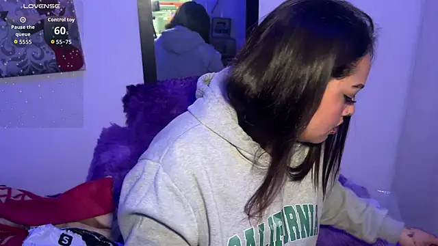 Snapshot of tokio-co chatting on April 2026 06:19:01 AM tokio-co online show from April 2026 06:19:01 AM