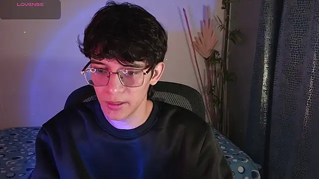 Snapshot of noah_millerx chatting on March 2026 03:52:02 AM noah millerx online show from March 2026 03:52:02 AM