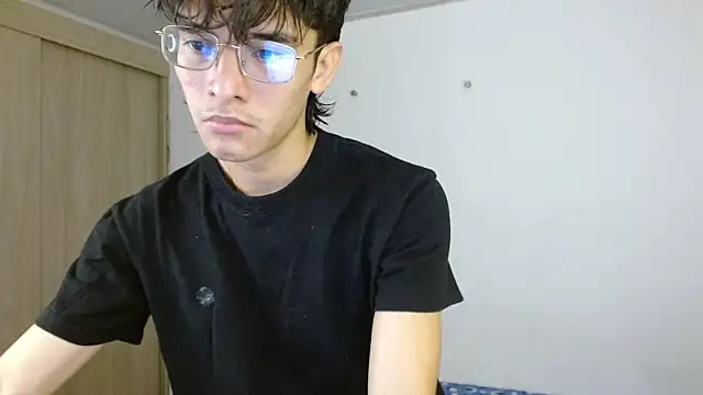 noah millerx online show from June 2026 08:01:02 PM