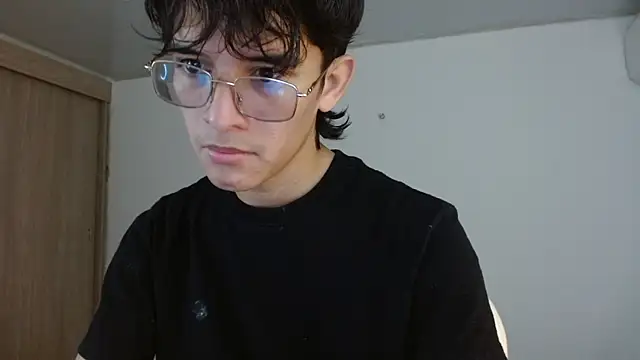 noah millerx online show from June 2026 09:28:02 PM