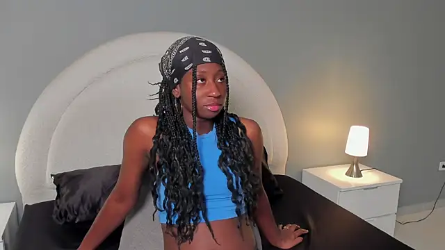 Snapshot of zoepinkett chatting on March 2026 01:17:02 AM zoepinkett online show from March 2026 01:17:02 AM