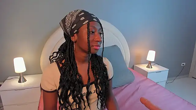 Snapshot of zoepinkett chatting on April 2026 03:37:02 AM zoepinkett online show from April 2026 03:37:02 AM