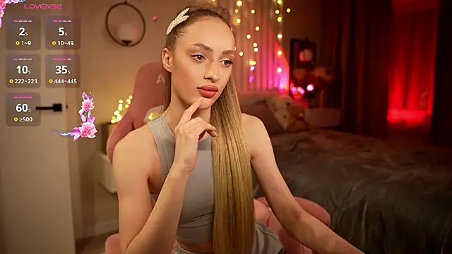 Mila Murr online show from March 2026 04:43:01 PM