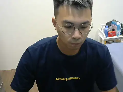 silverwolfwoof online show from May 2026 12:11:01 PM