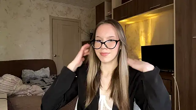 PrettyReal online show from March 2026 08:22:02 AM