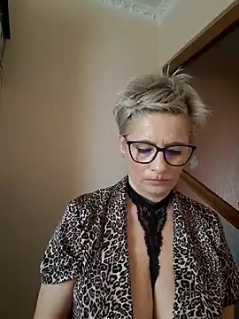 LunaBlaise online show from March 2026 12:19:01 PM