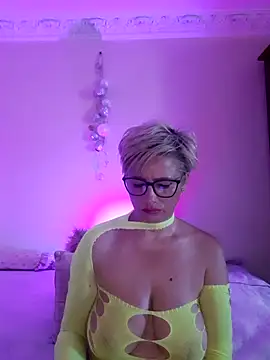 Snapshot of LunaBlaise chatting on June 2026 07:49:01 AM LunaBlaise online show from June 2026 07:49:01 AM