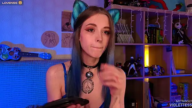 Snapshot of violettess chatting on March 2026 02:20:01 PM violettess online show from March 2026 02:20:01 PM