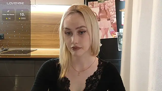 Snapshot of Bella_Villen chatting on July 2026 12:19:02 PM Bella Villen online show from July 2026 12:19:02 PM