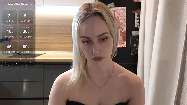 Snapshot of Bella_Villen chatting on July 2026 05:17:01 PM Bella Villen online show from July 2026 05:17:01 PM