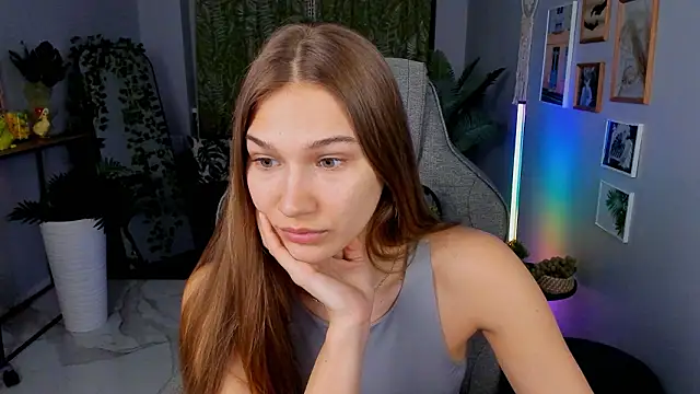 Snapshot of Sweet_Emilya chatting on March 2026 05:56:02 AM Sweet Emilya online show from March 2026 05:56:02 AM