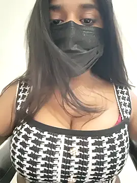 Snapshot of Kushi_12 chatting on April 2026 06:05:01 PM Kushi 12 online show from April 2026 06:05:01 PM