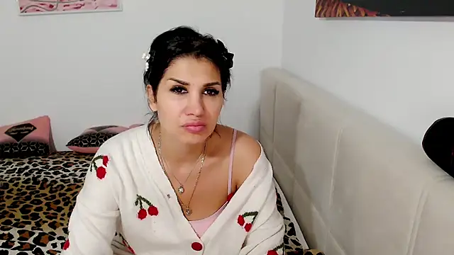 Snapshot of NickyHotXO chatting on May 2026 04:37:01 PM NickyHotXO online show from May 2026 04:37:01 PM