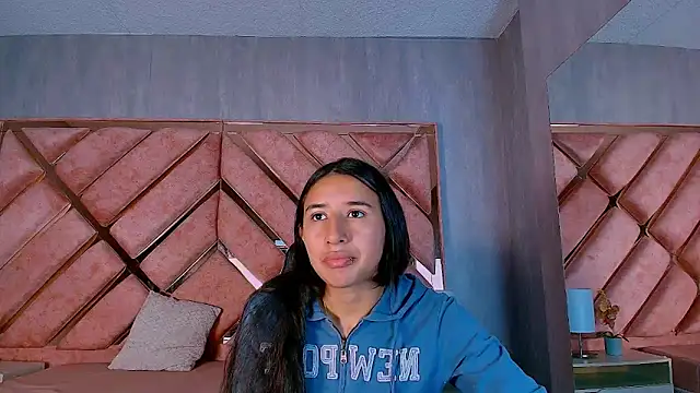 Snapshot of LilyRossi_ chatting on April 2026 12:07:02 PM LilyRossi online show from April 2026 12:07:02 PM